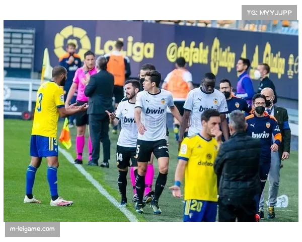 瓦伦西亚后卫科雷亚十字韧带伤缺,迪亚卡比携高空优势补位 瓦伦西亚后卫科雷亚十字韧带伤缺,迪亚卡比携高空优势补位