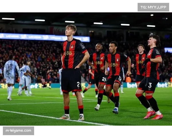 VAR复核取消进球，伯恩茅斯球员抗议判罚