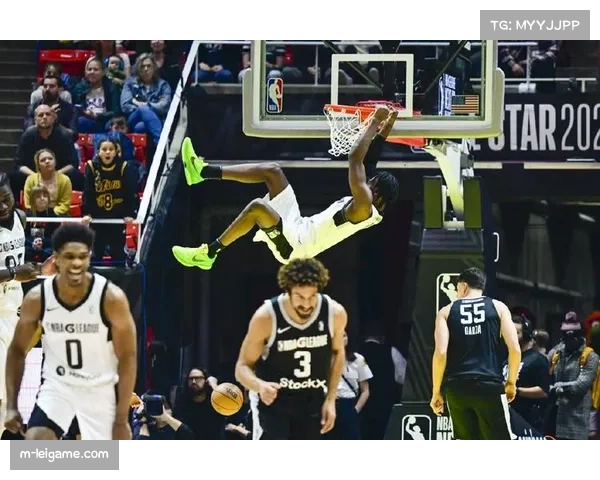 通讯:黄蜂终结连败,米勒谈新秀赛季在防守端面临的挑战与学习 通讯:黄蜂终结连败,米勒谈新秀赛季在防守端面临的挑战与学习